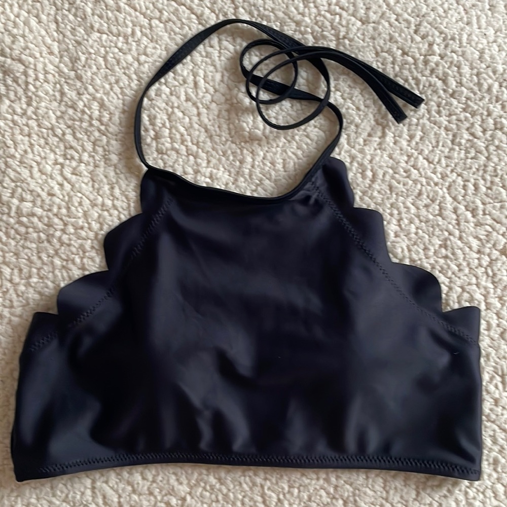 4/$24🦩 NWOT Halter Bikini Top